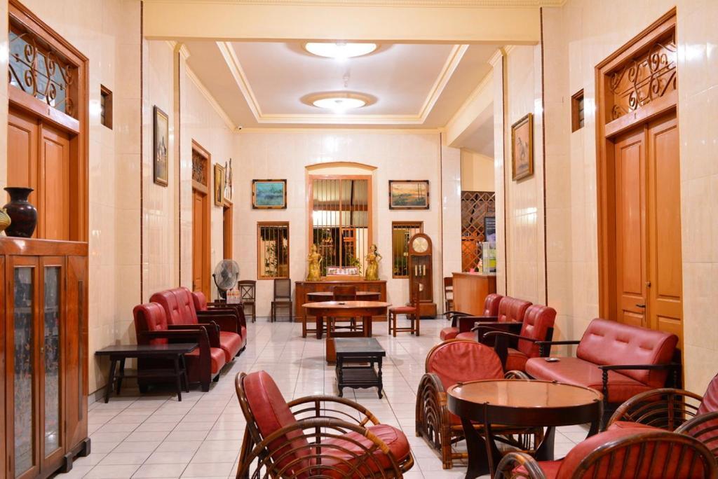 Hotel Paviljoen Сурабая Екстер'єр фото